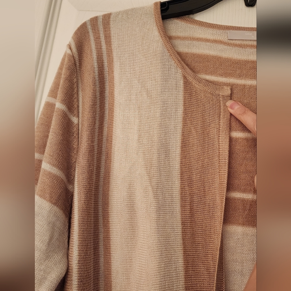 One grey day long open front duster in tan and gray stripes. Size Large - Picture 5 of 10